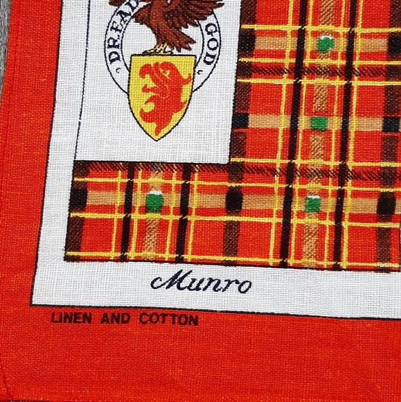 Vintage Lamont Pure Irish Linen & Cotton Tea Towel Clan Crests of Scotland - Picture 5 of 5